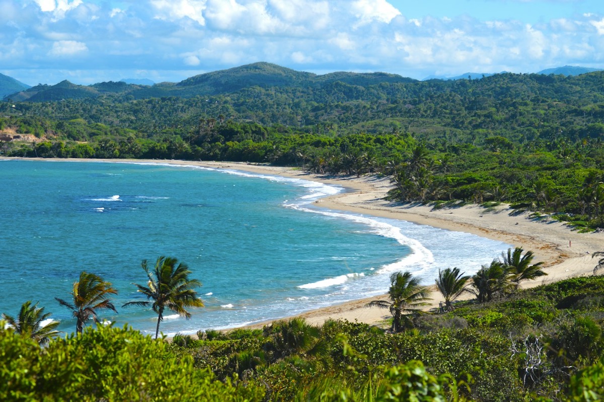 Pláž s loďou pri Puerto Plata