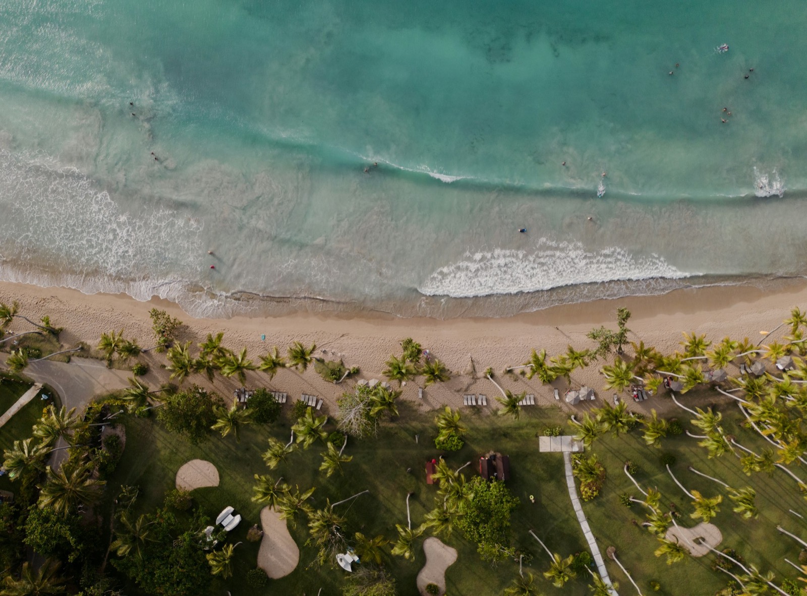 Pláž Playa Bonita pri Las Terrenas z výšky