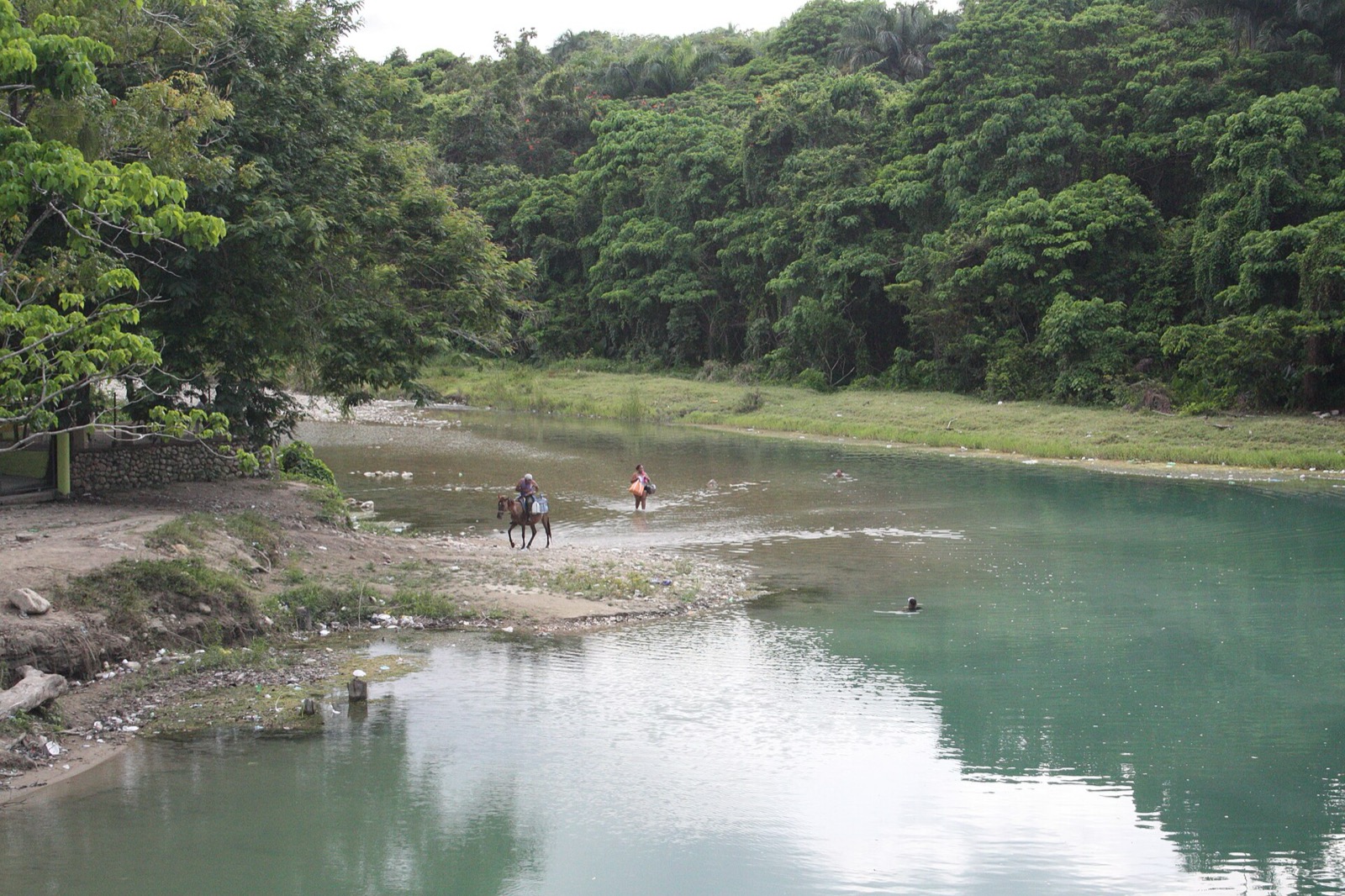 Sútok riek Yaque del Norte a Jimenoa v Jarabacoe