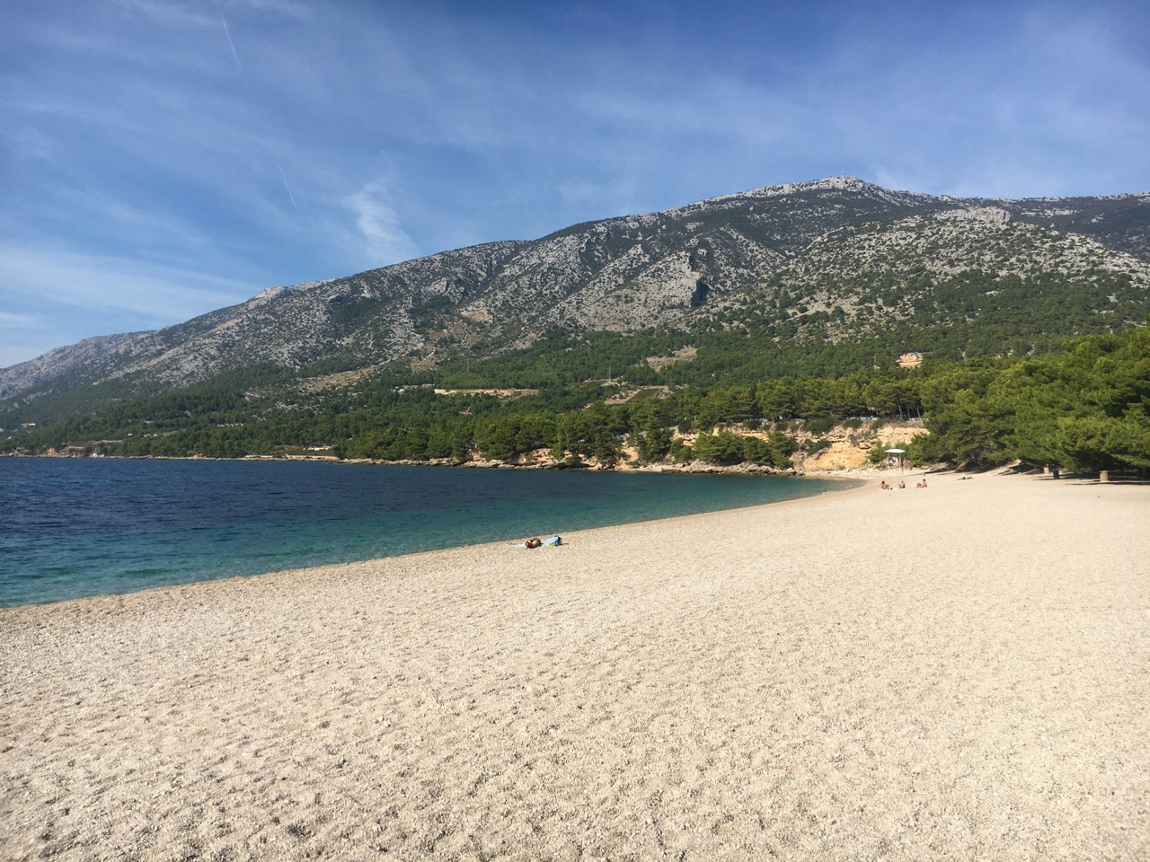 Pláž Zlatni rat na ostrove Brač