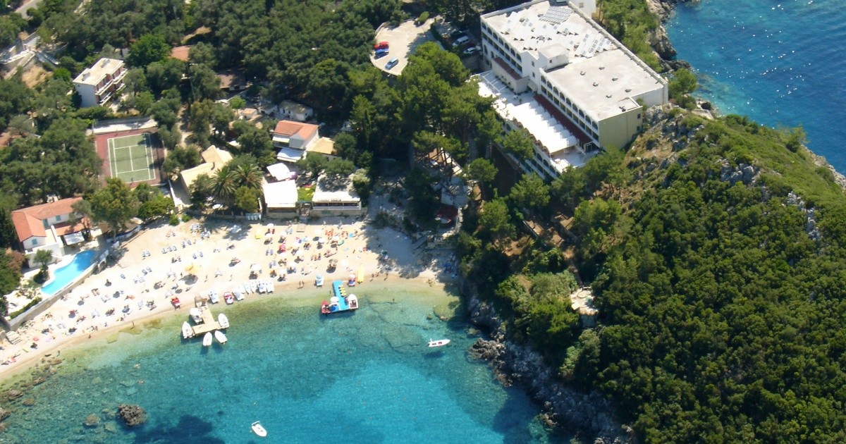 Akrotiri Beach (4*)