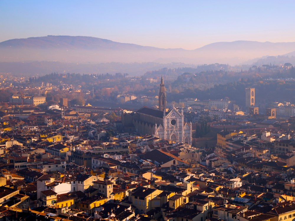 Pohľad na Florenciu s bazilikou Santa Croce v rannom svetle