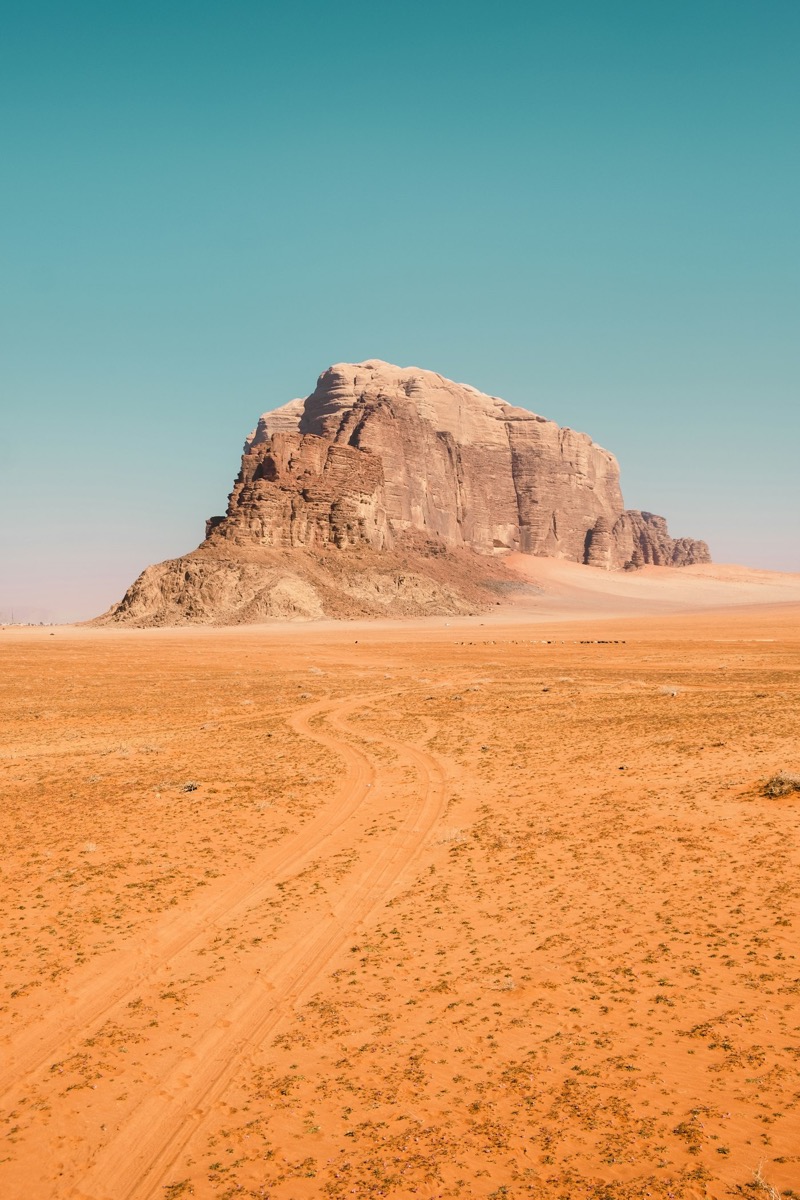 Pieskovcové hory v púšti Wadi Rum