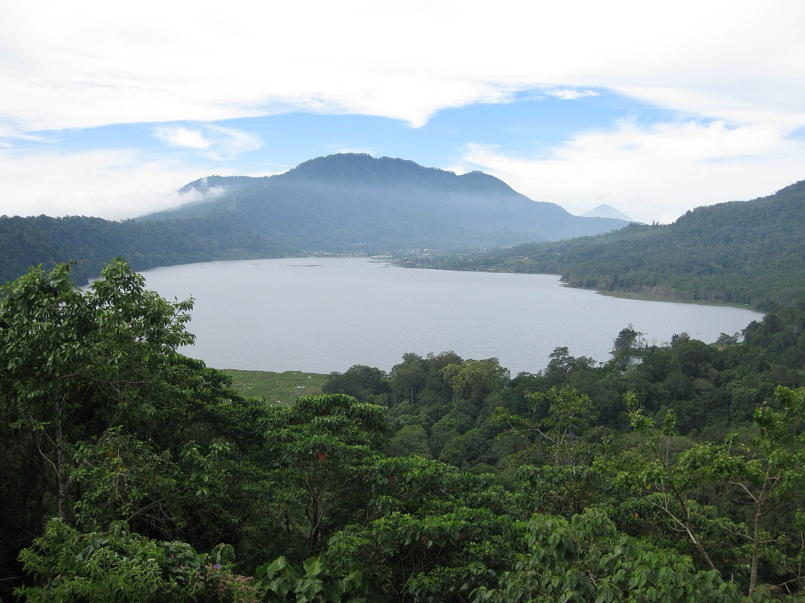 Jazero Tamblingan