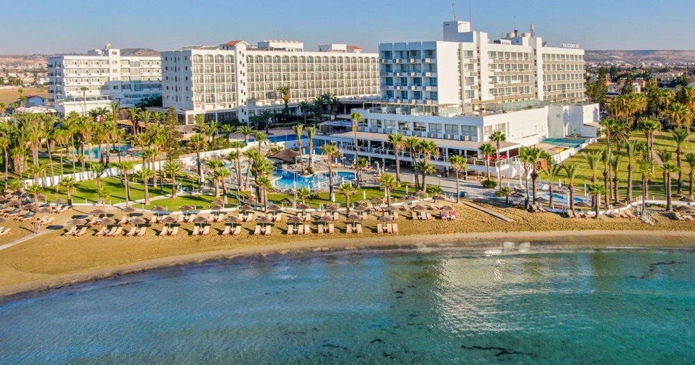Hotel Golden Bay Beach – Larnaca, Cyprus
