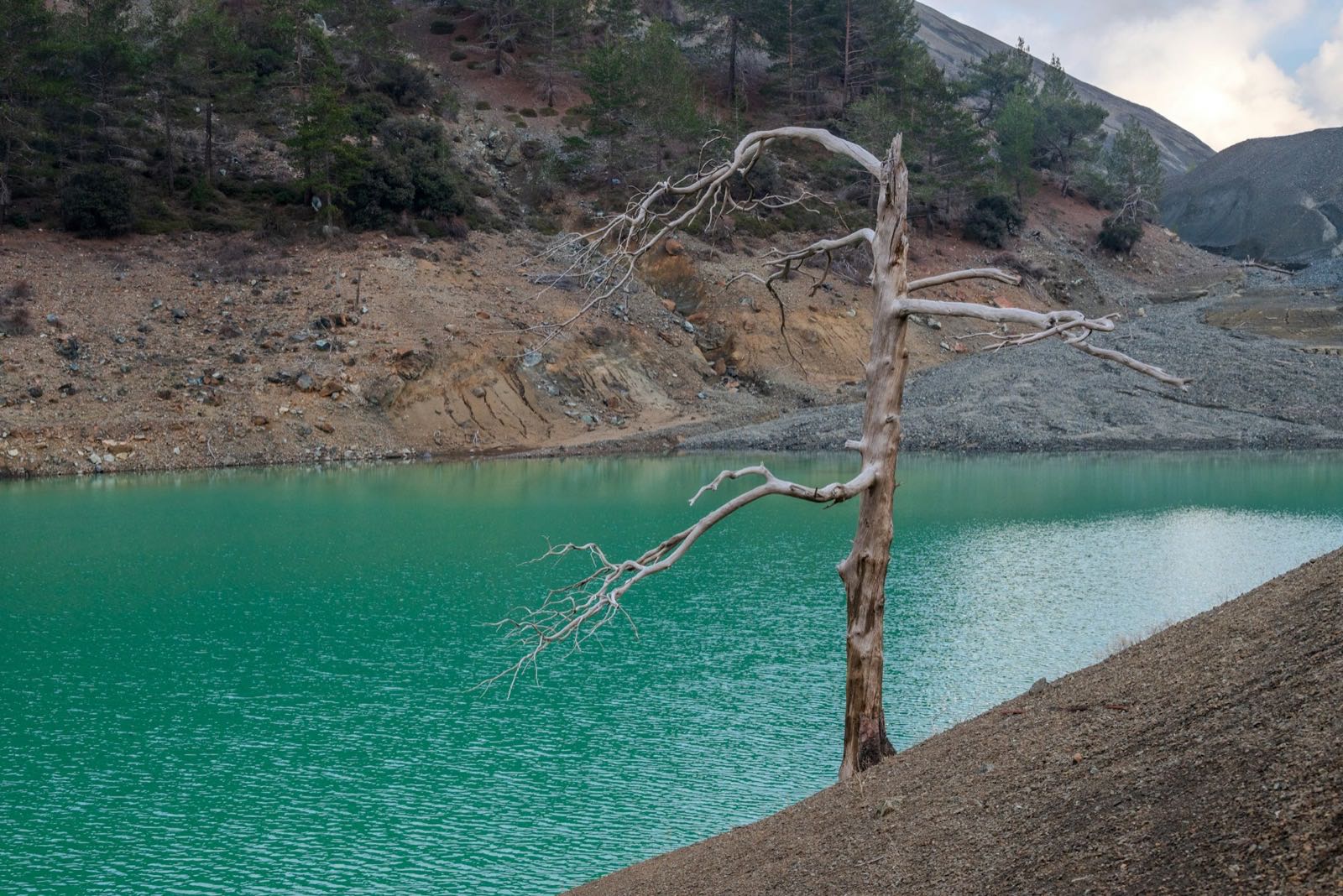 Tyrkysová priehrada v pohorí Troodos