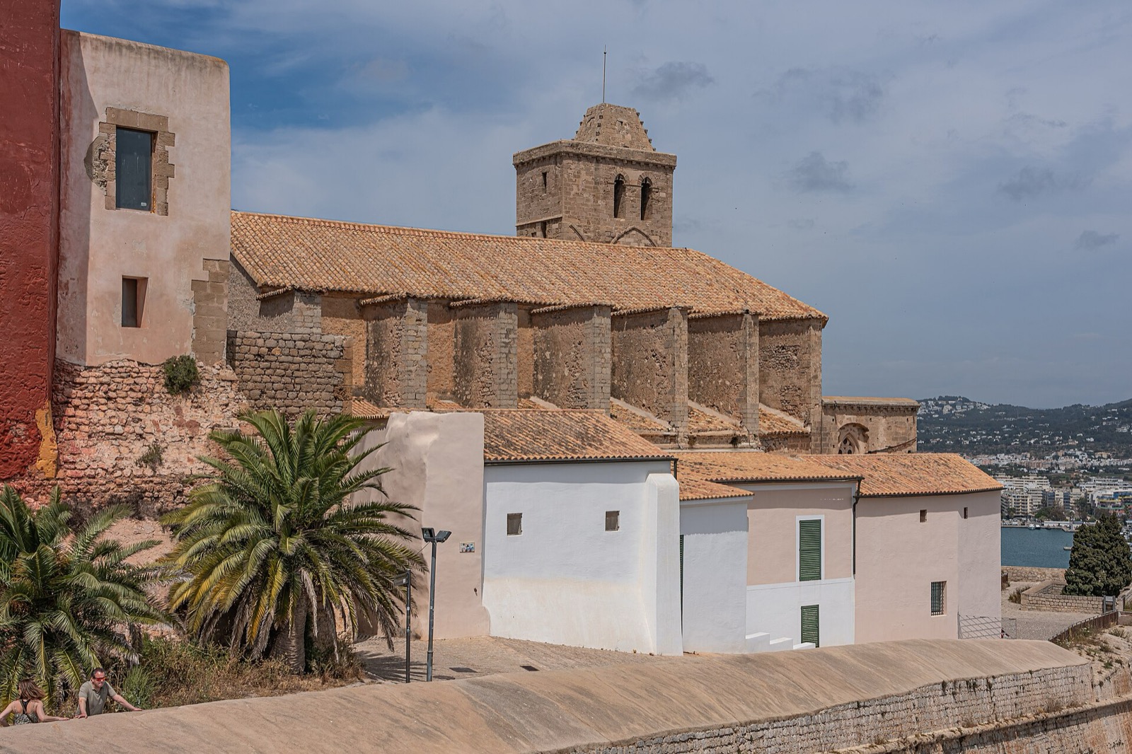 Opevnené staré mesto Dalt Vila na Ibize