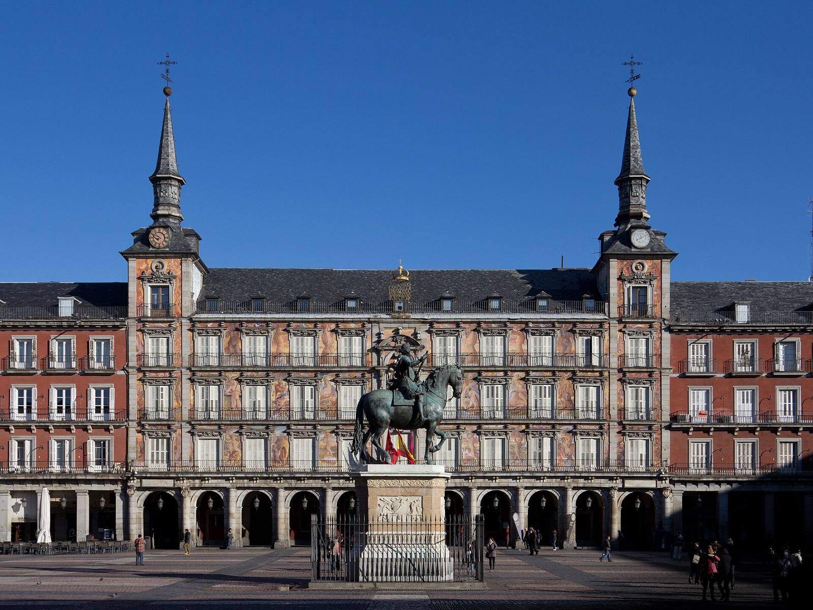 Madrid a Toledo: hlavné mesto, ktoré nikdy nespí, tri najlepšie galérie Európy a mesto troch kultúr nad riekou Tajo