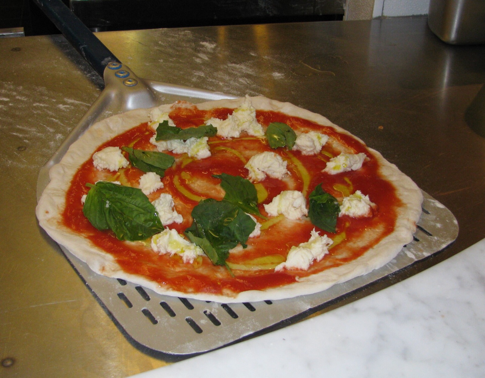 Neapolská pizza margherita