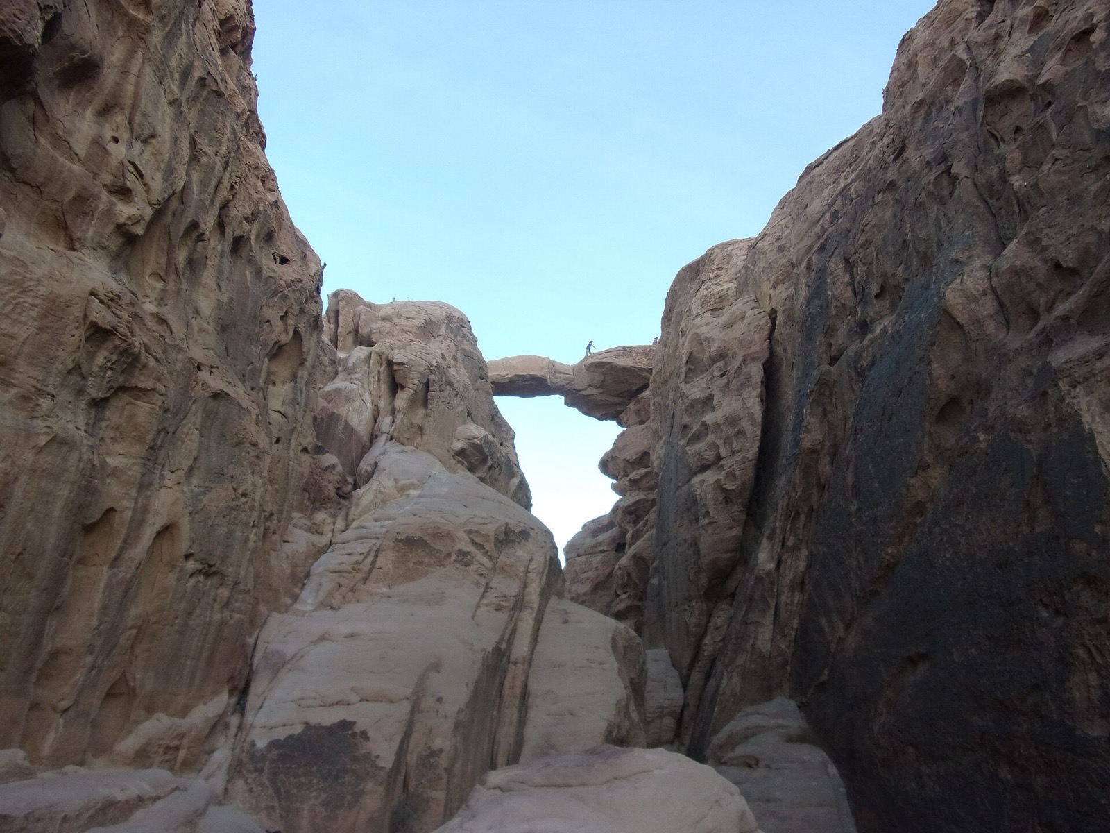 Skalný most Burdah vo Wadi Rum