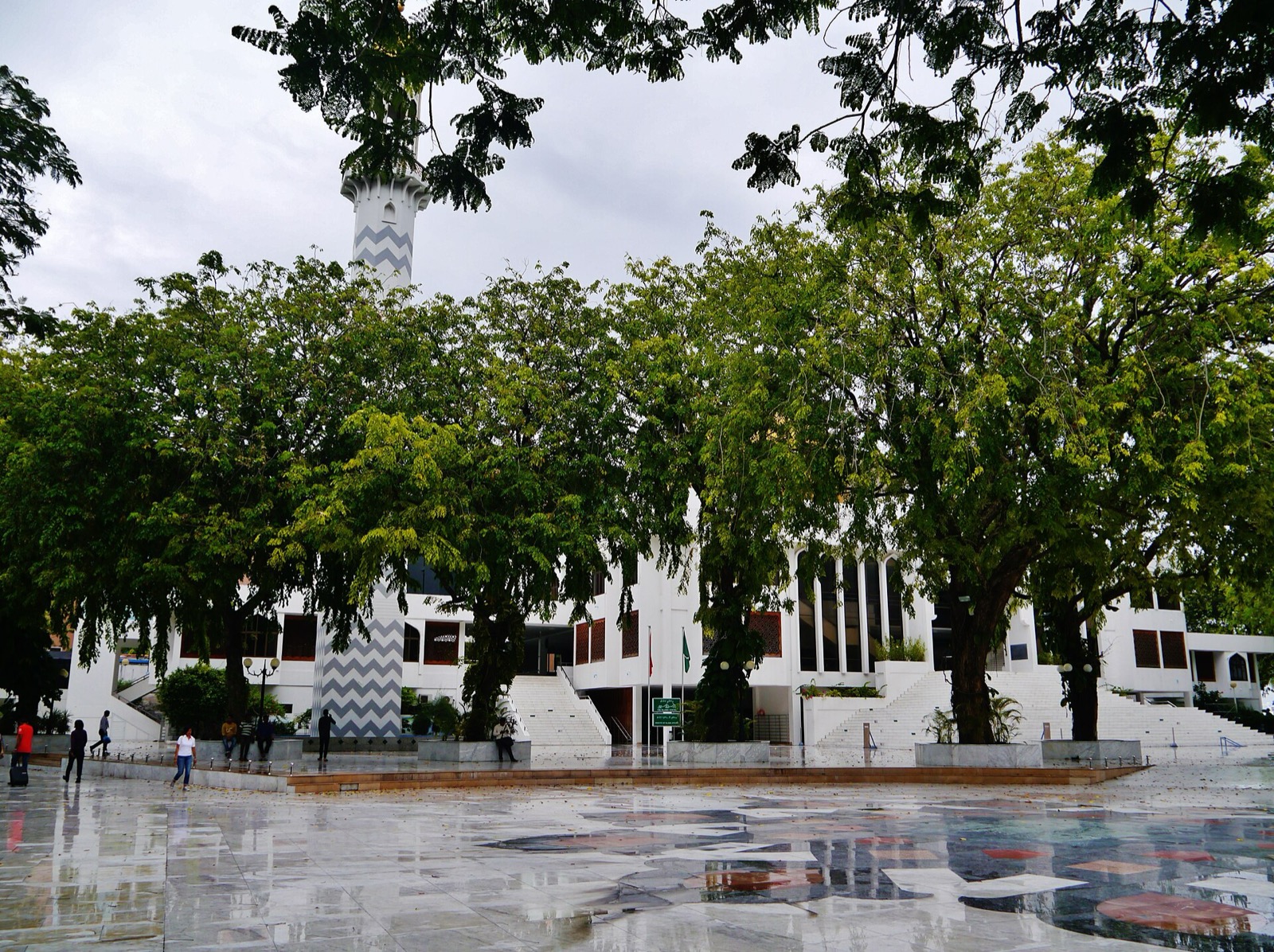Islamské centrum so zlatou kupolou v Malé
