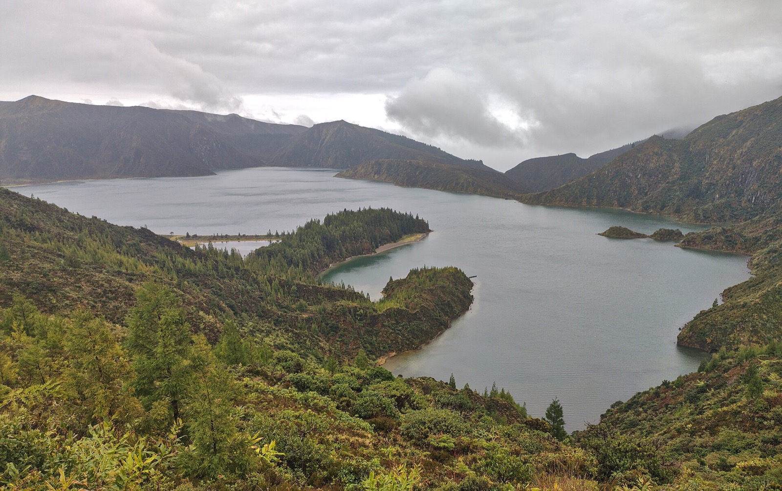 Jazero Lagoa do Fogo na ostrove São Miguel