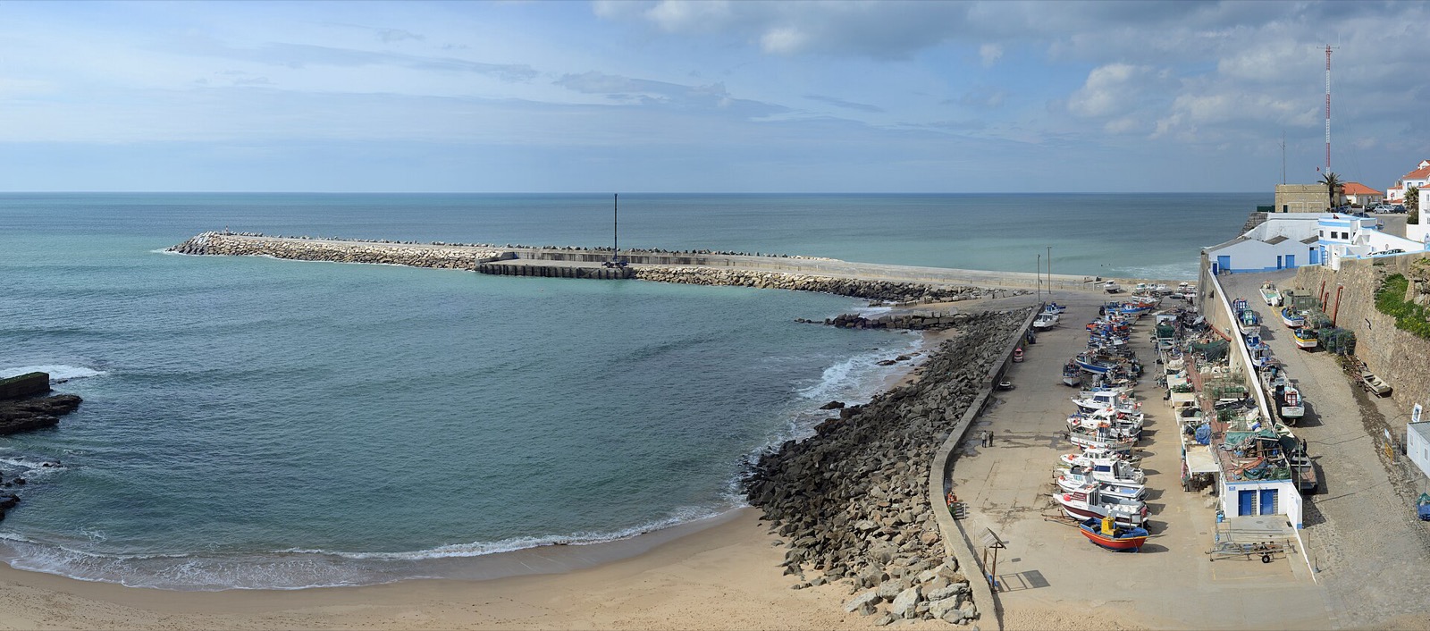 Ericeira a Peniche: prvá surfová rezervácia Európy, rúrové vlny Supertubos a ostrov s pevnosťou uprostred oceánu