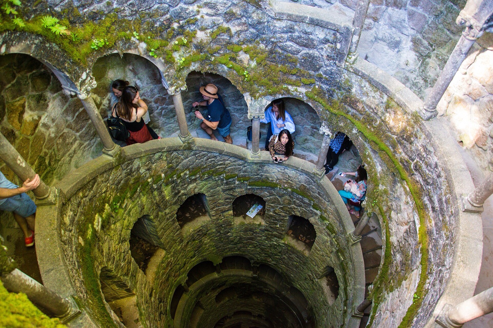 Iniciačná studňa v Quinta da Regaleira v Sintre