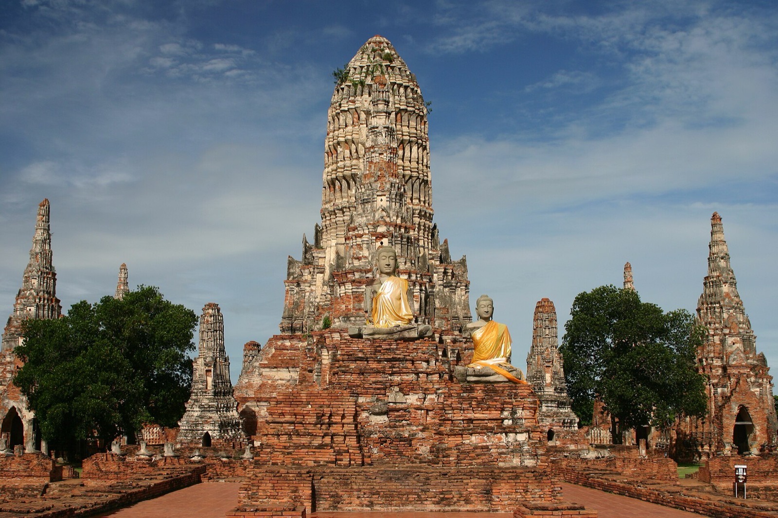 Prangy chrámu Wat Chaiwatthanaram v Ajutthaji