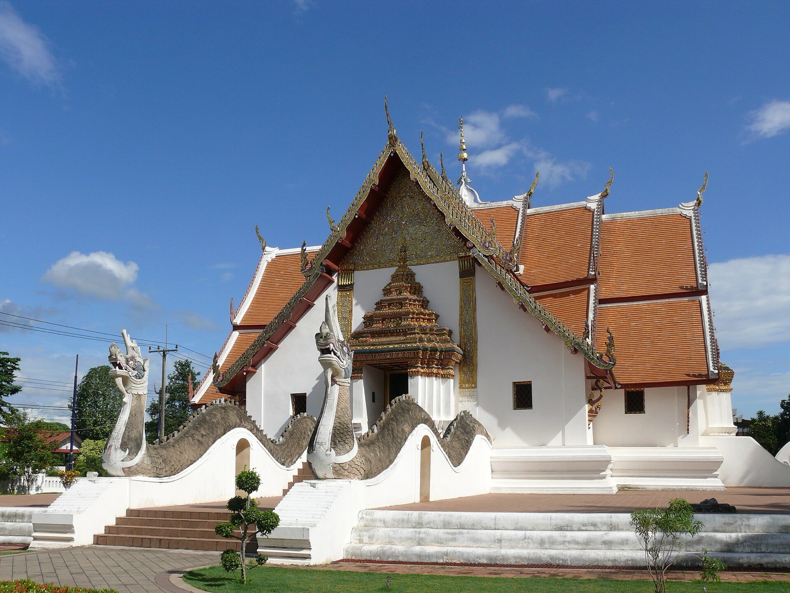 Chrám Wat Phumin v Nan so schodiskom s nágmi