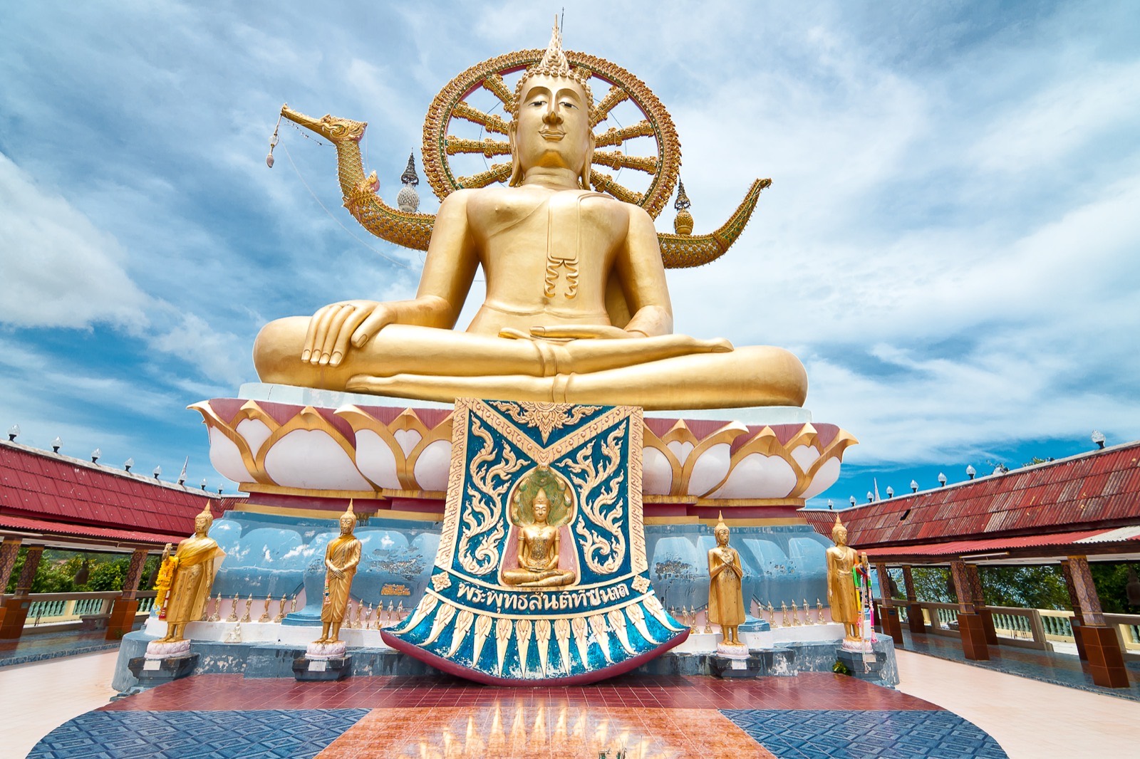 Socha Veľkého Budhu vo Wat Phra Yai na Ko Samui