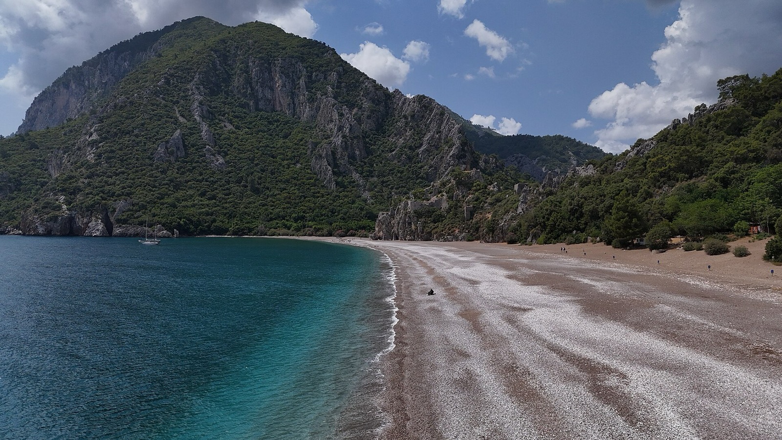 Pláž Olympos pod antickým mestom