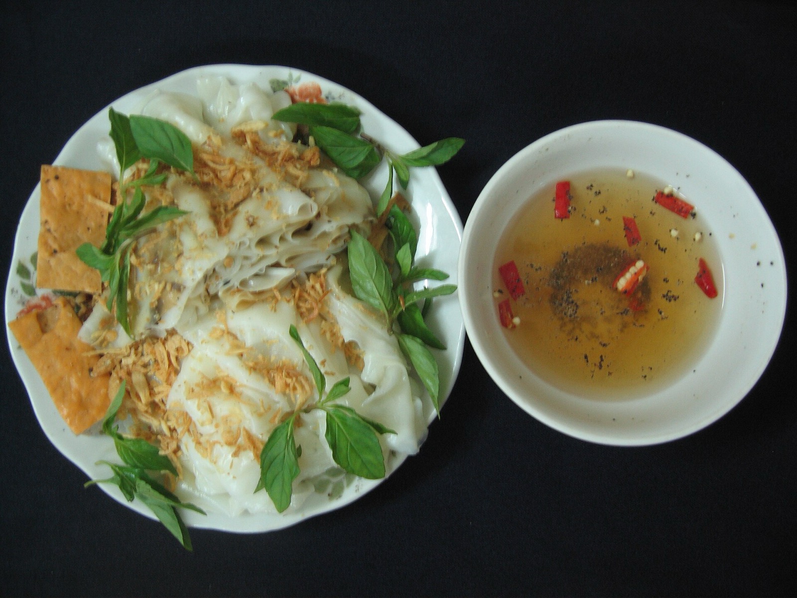 Banh cuon – parené ryžové palacinky z Hanoja