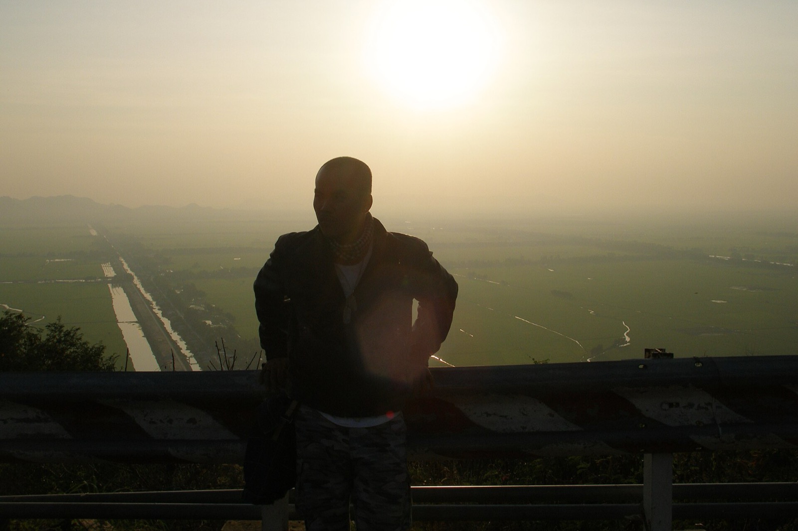 Západ slnka nad horou Sam pri Chau Doc